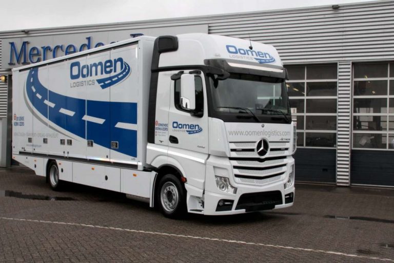 Nieuwe Mercedes Verhuiswagen